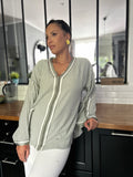 Blouse MAHYNA vert sauge col V